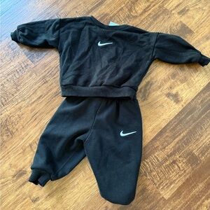 Nike Crewneck Sweat Suit